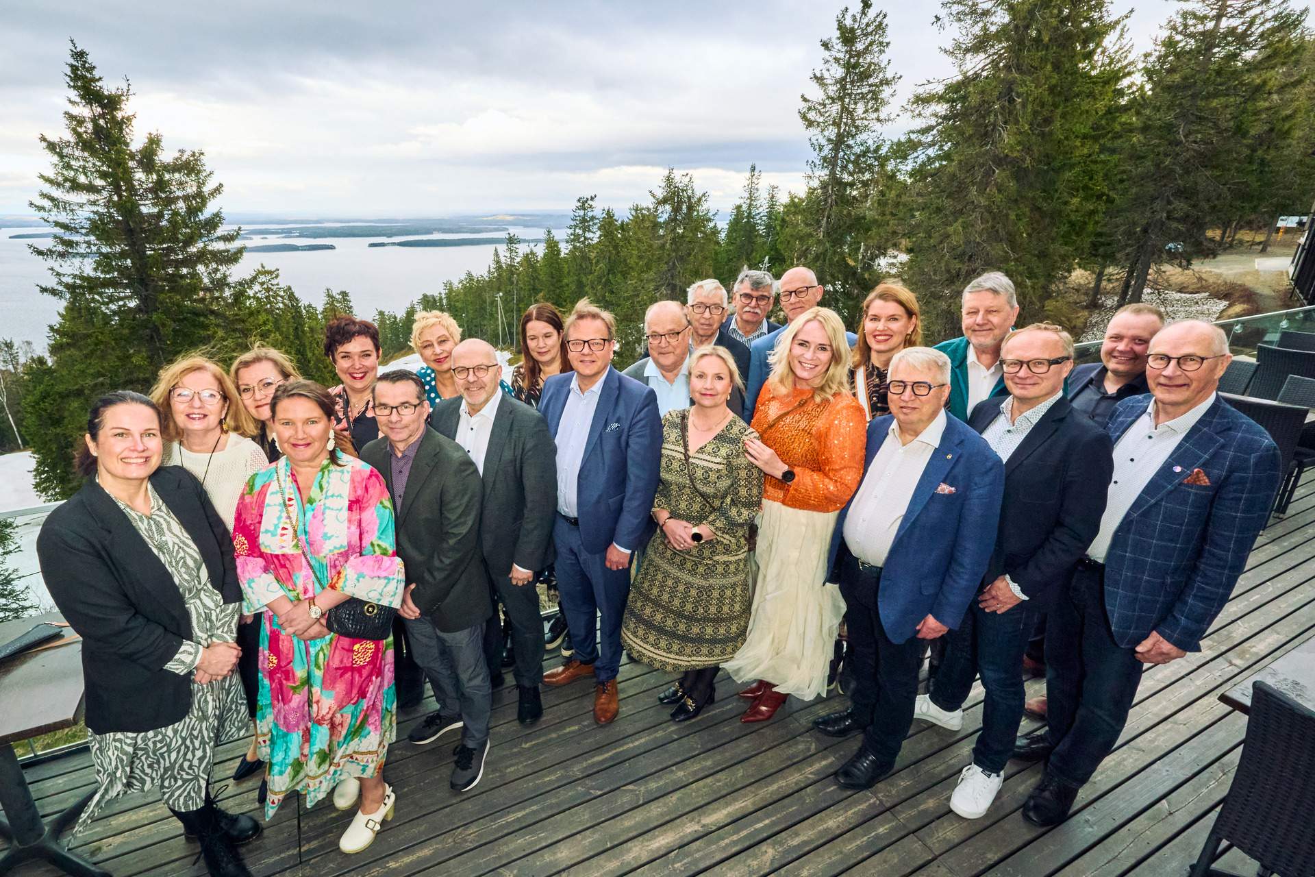 Alue­hal­li­tusten puheen­joh­tajat: Hyvin­voin­tia­lueiden tule­vai­suus raken­ne­taan luot­ta­muk­selle