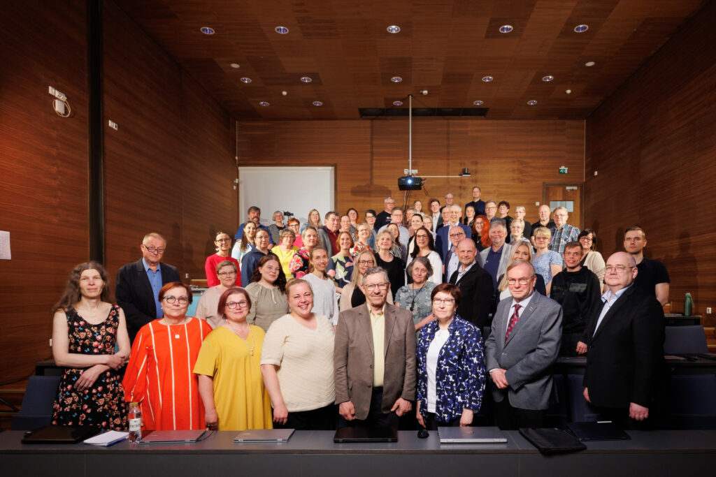 Pohjois-Karjalan hyvinvointialueen aluevaltuuston ryhmäkuva 2025.